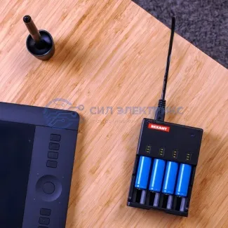 фото Устройство зарядное i4 для 4 АКБ Li-ion 18650 Ni-MH AA/AAA REXANT