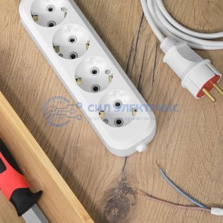 Колодка 4 гнезда c заземлением REXANT фото Колодка 4 гнезда c заземлением REXANT