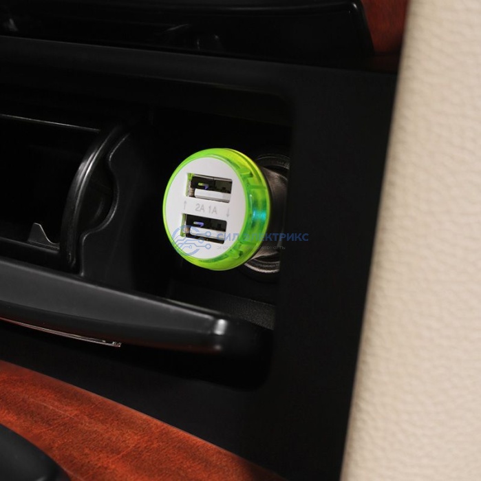 Автозарядка в прикуриватель USB (АЗУ) (5 V, 2100 mA) белая REXANT фото Автозарядка в прикуриватель USB (АЗУ) (5 V, 2100 mA) белая REXANT