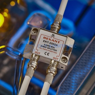 фото Делитель ТВ х 2 под F разъём 5-2500МГц СПУТНИК REXANT