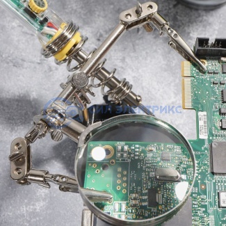 фото Держатель «Третья рука» REXANT, 2 зажима, чугун, лупа 60 мм, подставка паяльника, ниша, губка